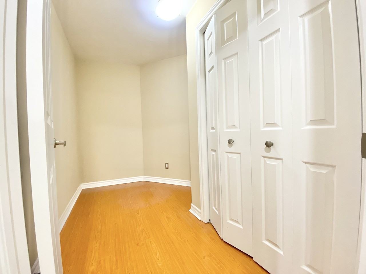 202-80 King William St, Hamilton, Ontario - Photo 3 of 11