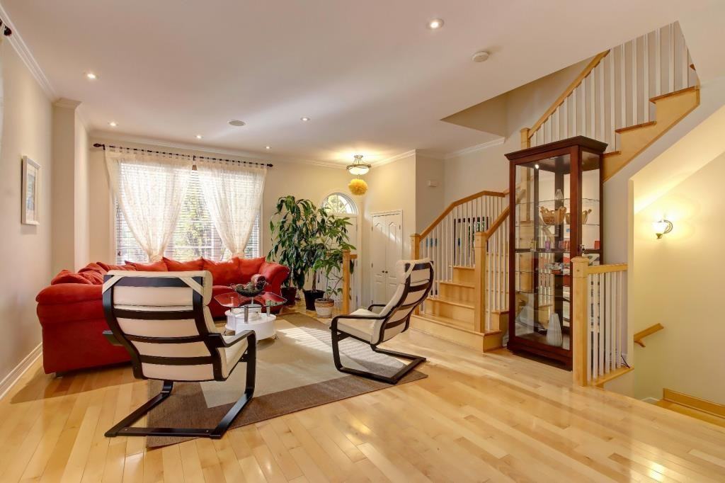 2263 Rue de l'Équateur - Photo 2 of 17