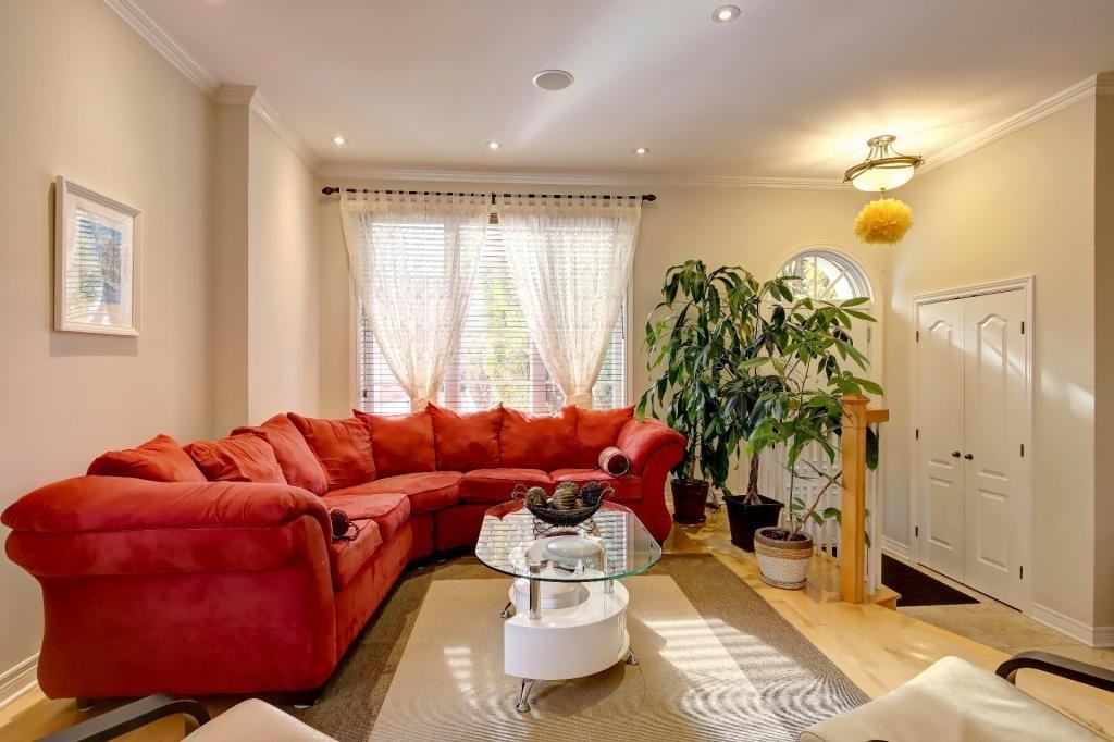 2263 Rue de l'Équateur - Photo 3 of 17