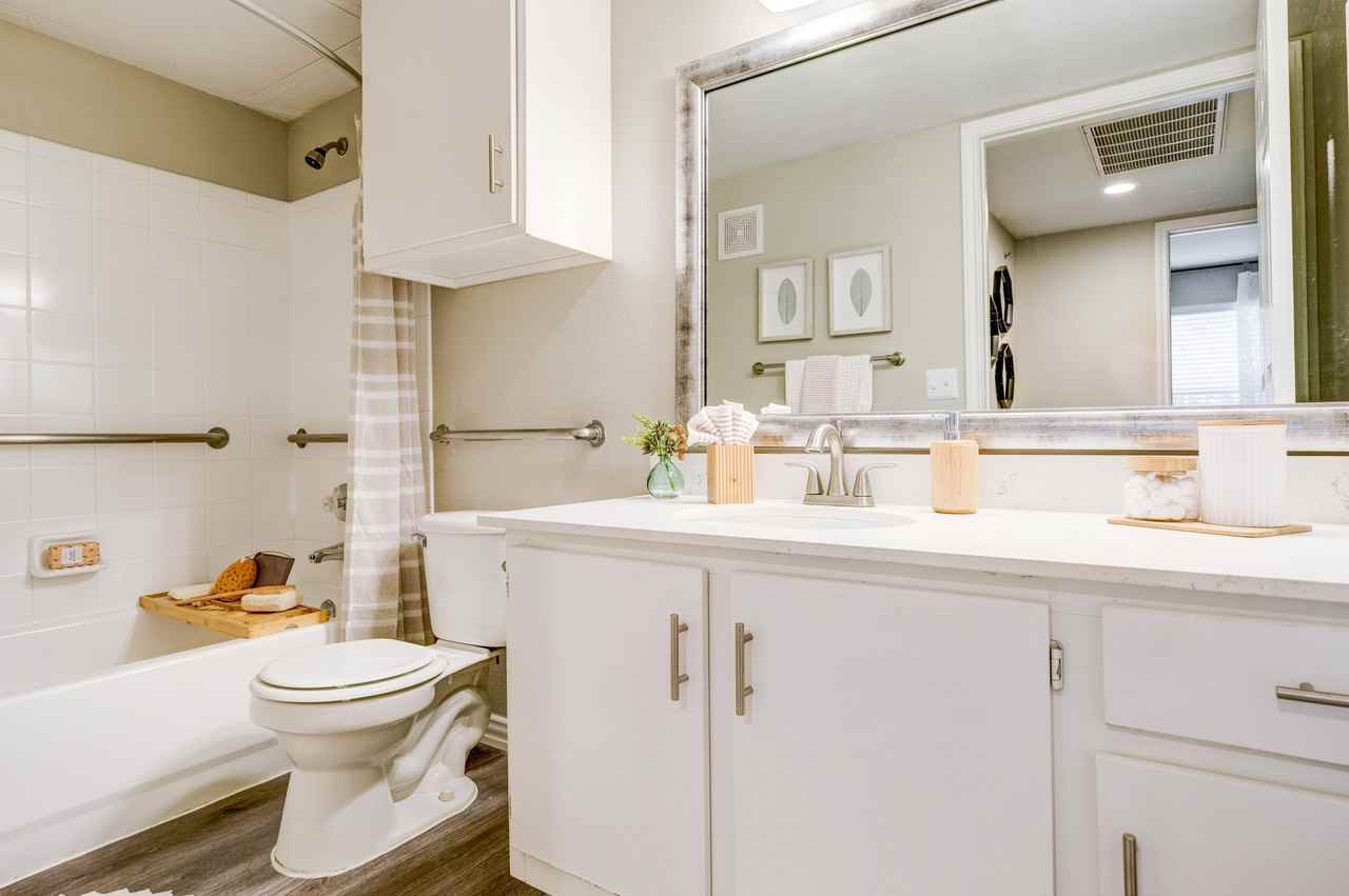 The Oaks at Hampton - Photo 5 of 20