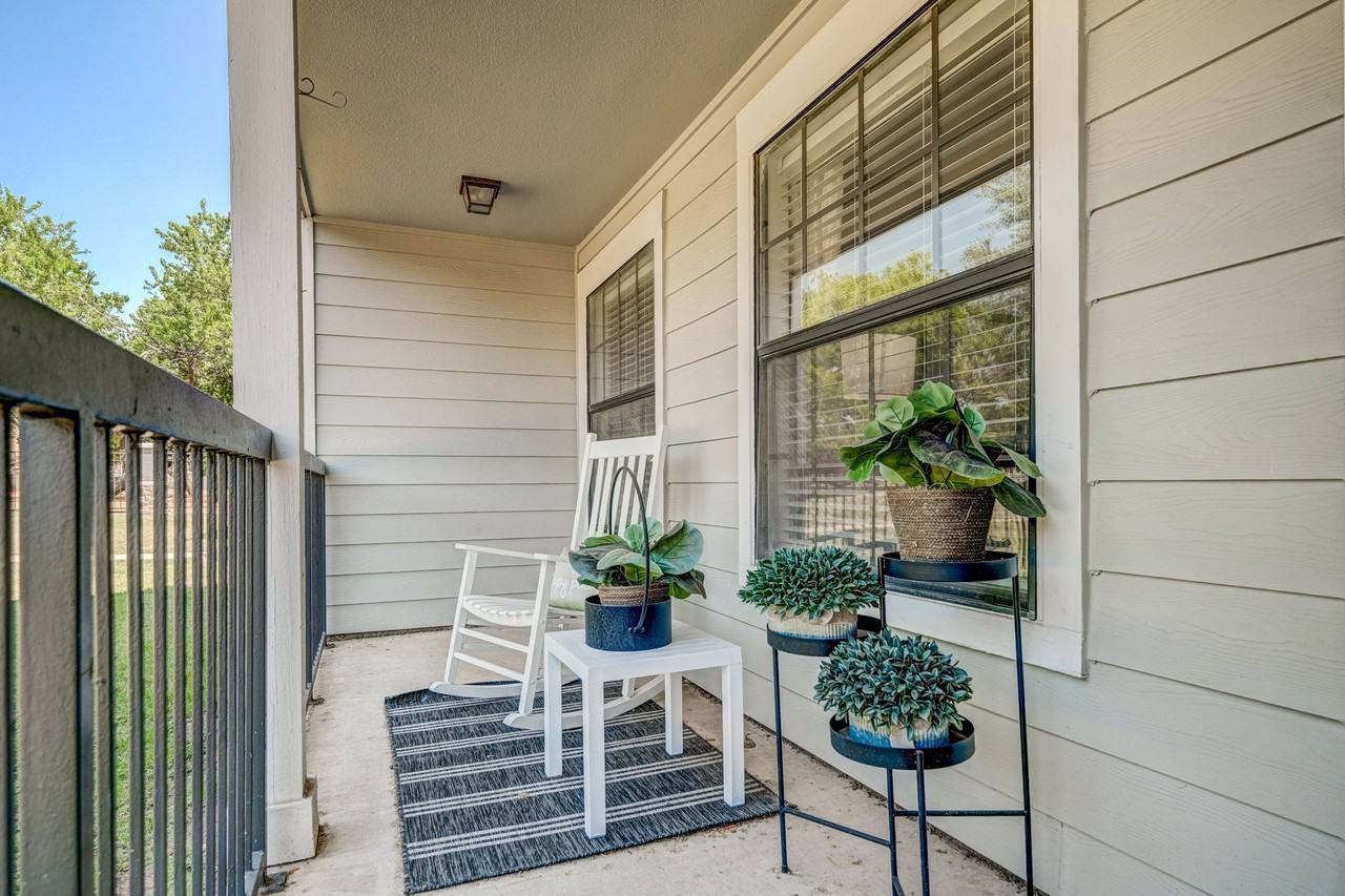 The Oaks at Hampton - Photo 6 of 20