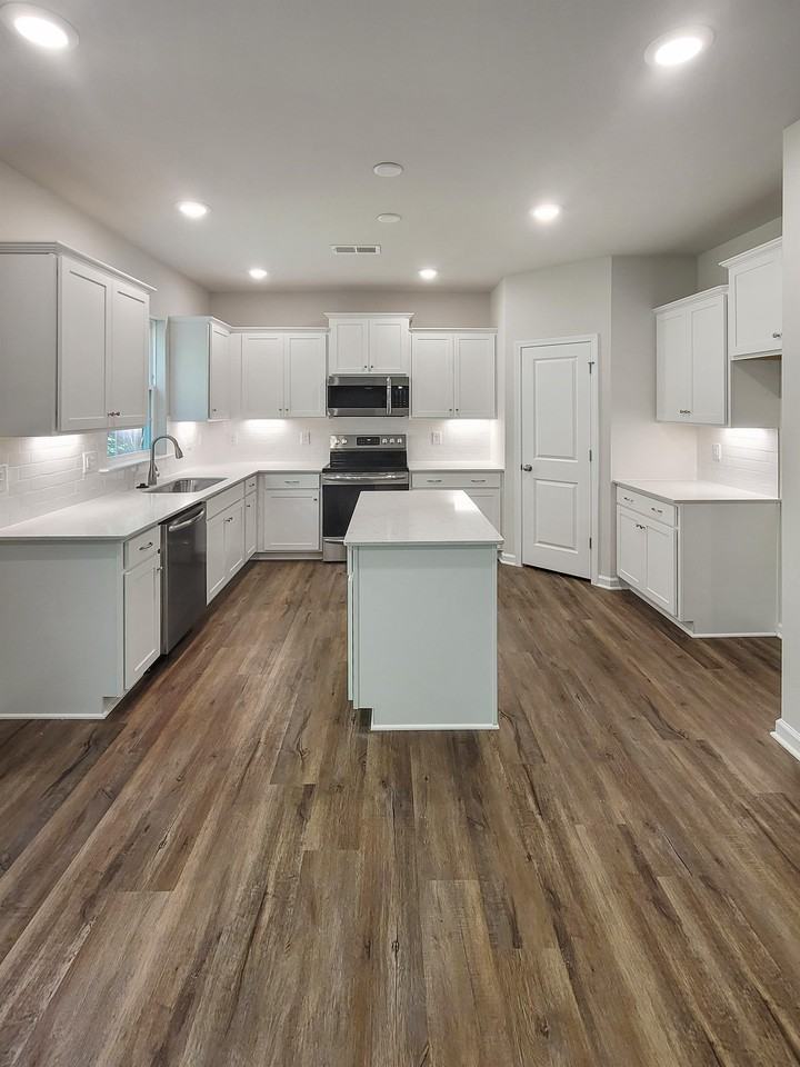 22 Echo Valley Dr #1 - Photo 4 of 12