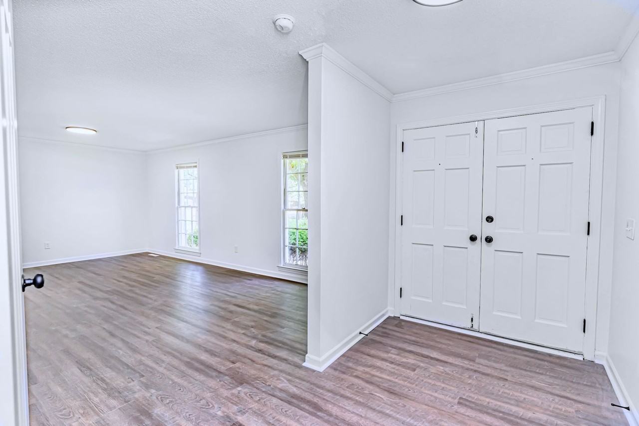 200 Lanewood Dr #1 - Photo 2 of 17
