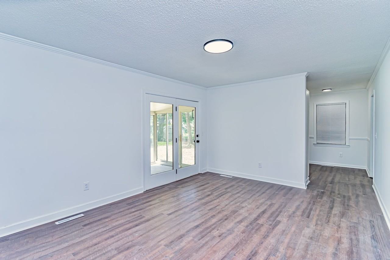 200 Lanewood Dr #1 - Photo 3 of 17