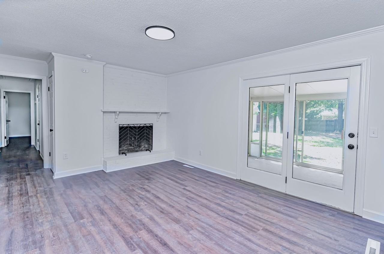 200 Lanewood Dr #1 - Photo 4 of 17