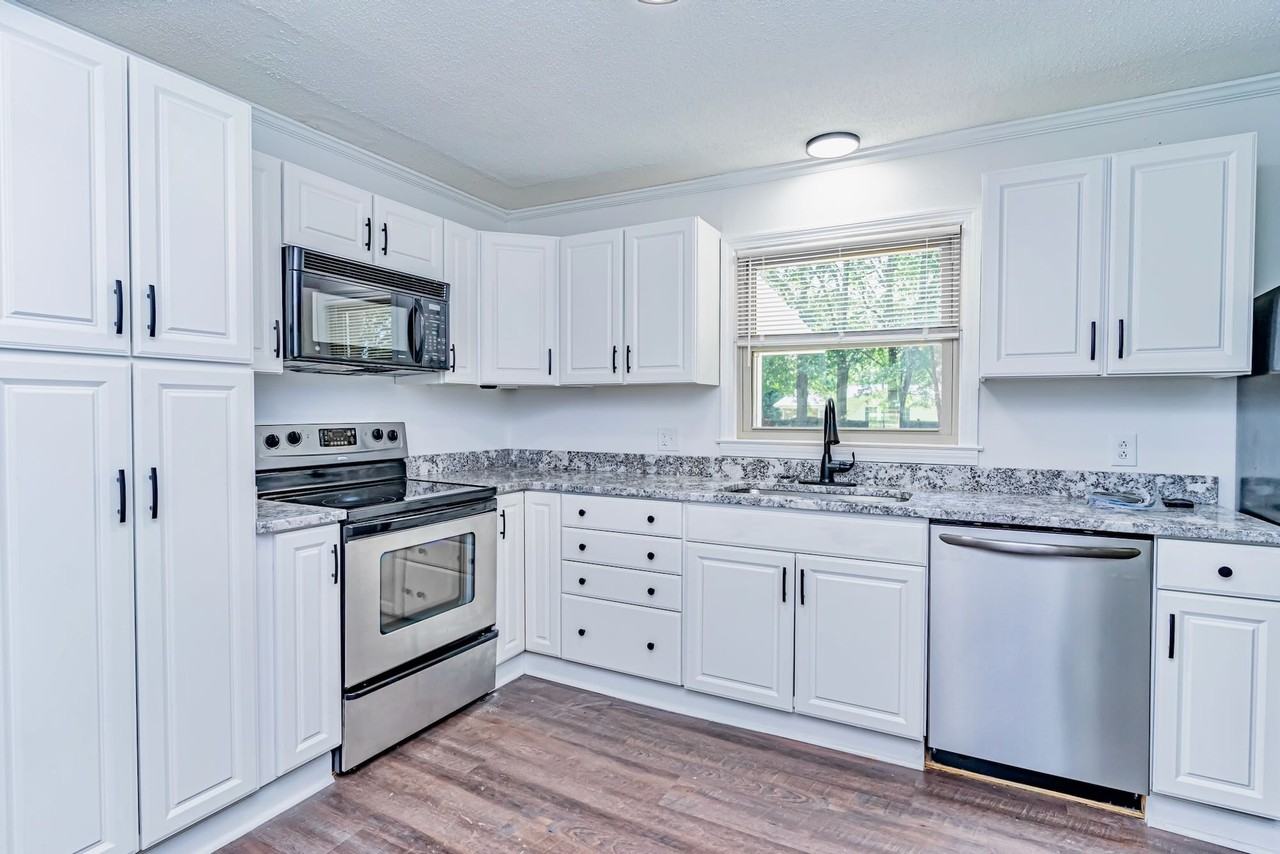 200 Lanewood Dr #1 - Photo 5 of 17