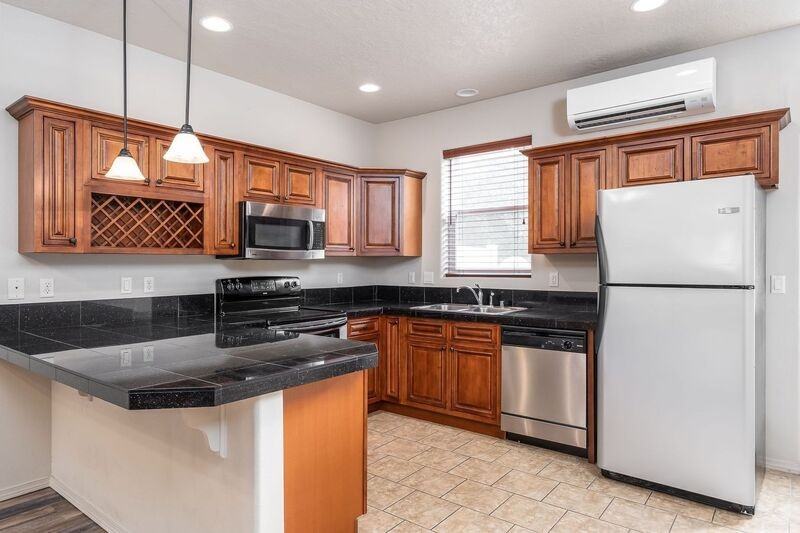 105 S Tweedt Pl - Photo 5 of 12