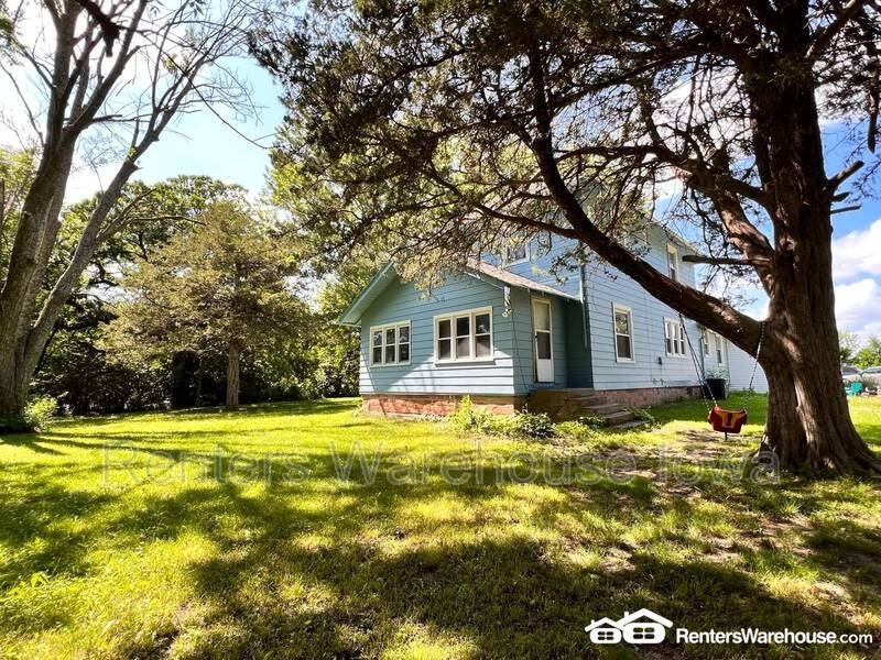 7617 Hoover St - Photo 2 of 20