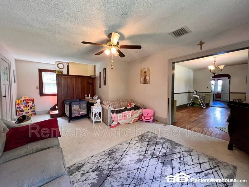 7617 Hoover St - Photo 4 of 20