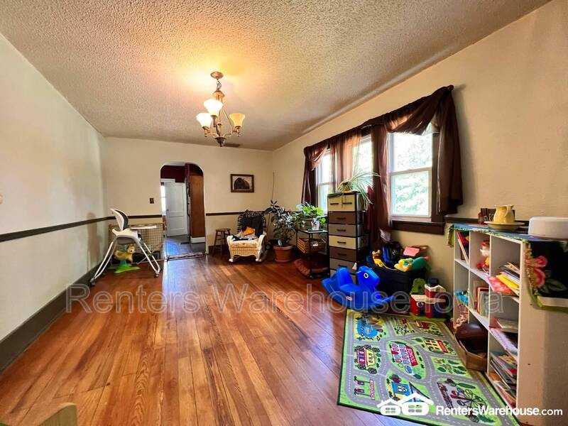 7617 Hoover St - Photo 5 of 20