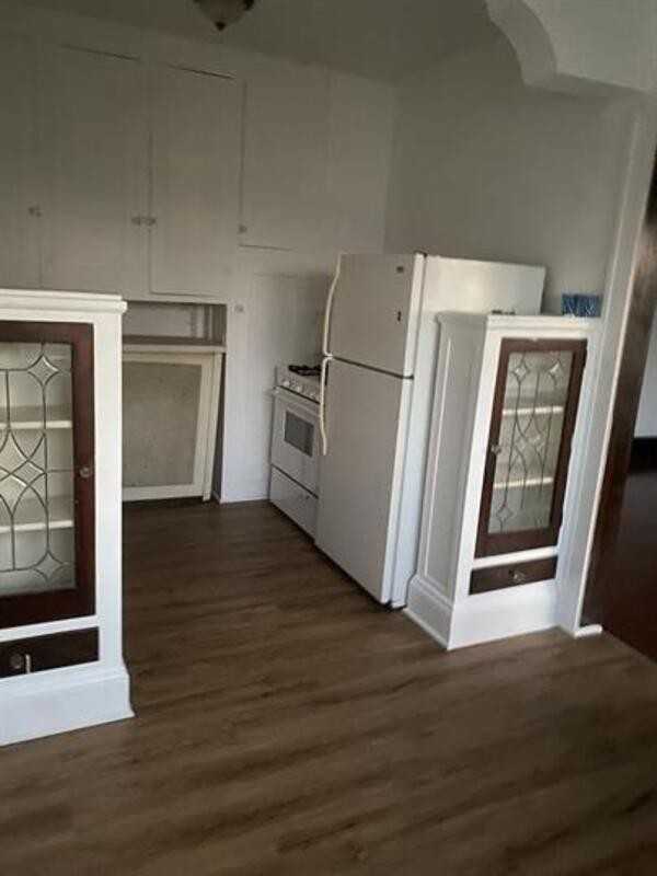 1442 W 101st St - Photo 2 of 7