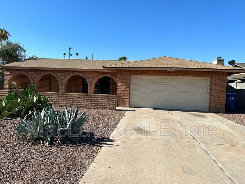 1221 E Watson Dr - Photo 3 of 24