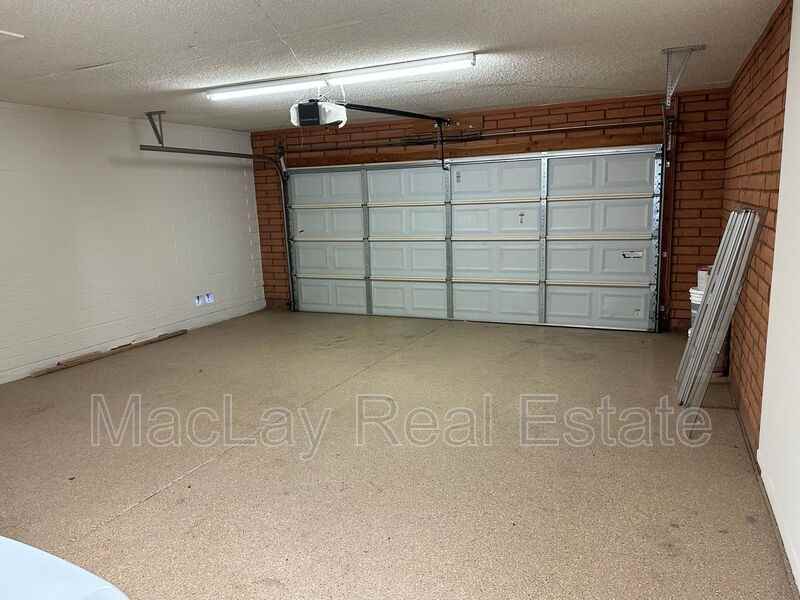 1221 E Watson Dr - Photo 4 of 24