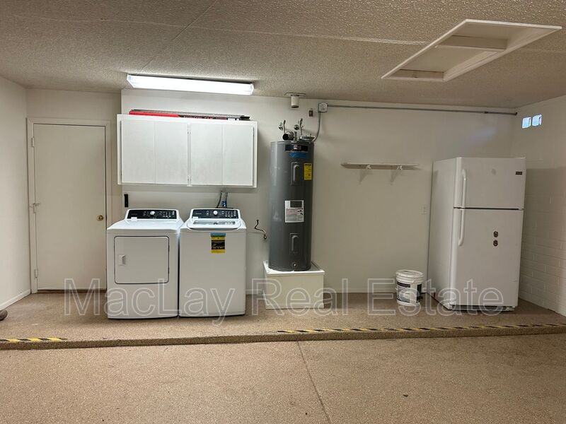 1221 E Watson Dr - Photo 5 of 24