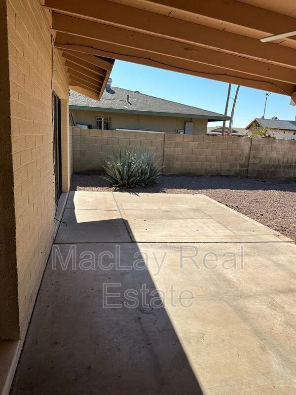 1221 E Watson Dr - Photo 6 of 24