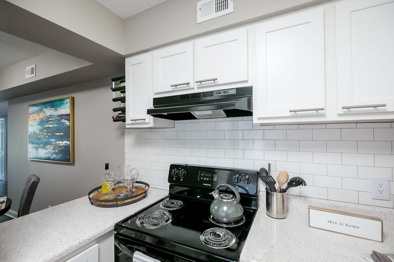 Pier 5350 - Photo 3 of 50