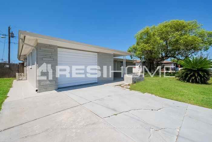 2313 Roselawn Dr - Photo 3 of 23