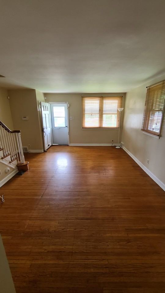 820 E 15th St #NA - Photo 2 of 21