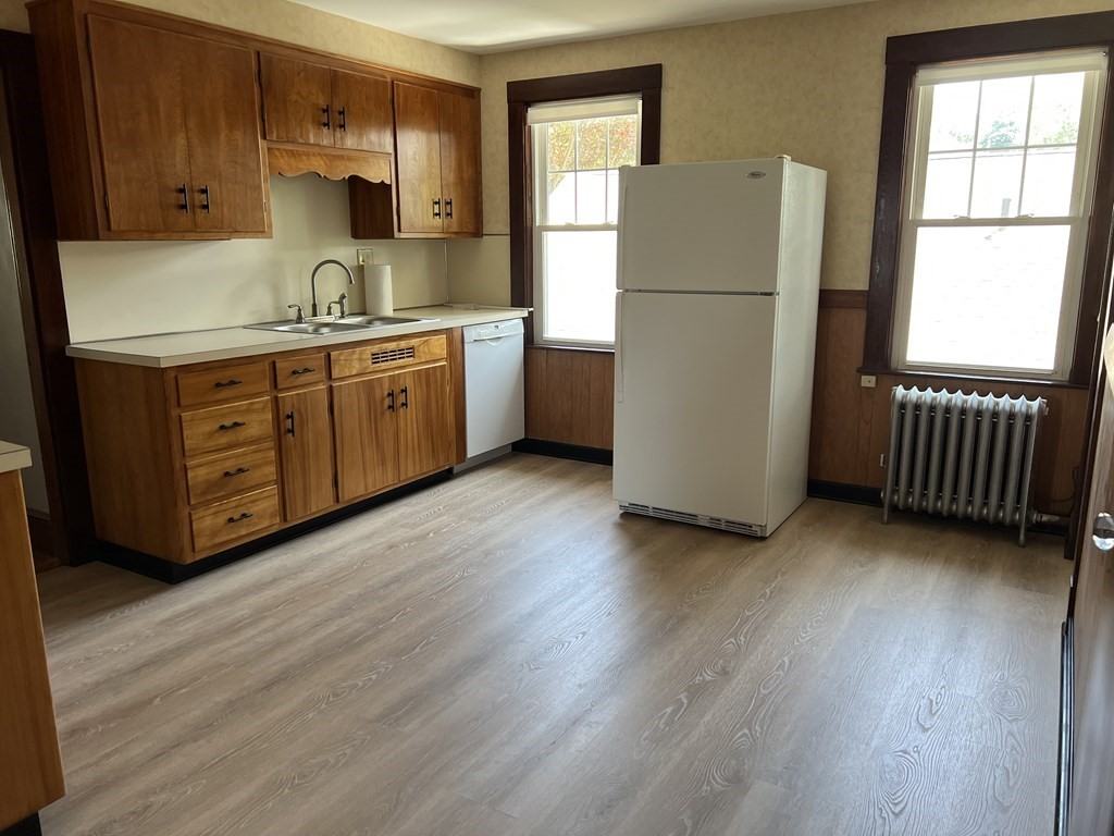 19 Albany St #19 - Photo 2 of 9