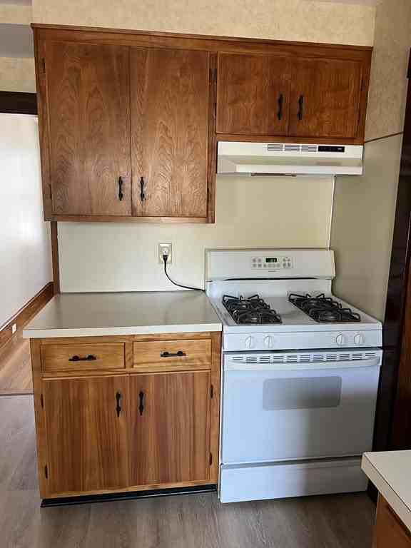 19 Albany St #19 - Photo 3 of 9