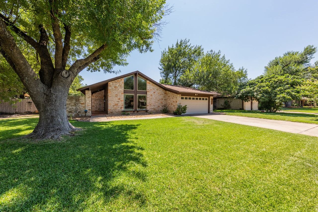 9206 Meadow Vale #NA - Photo 2 of 18