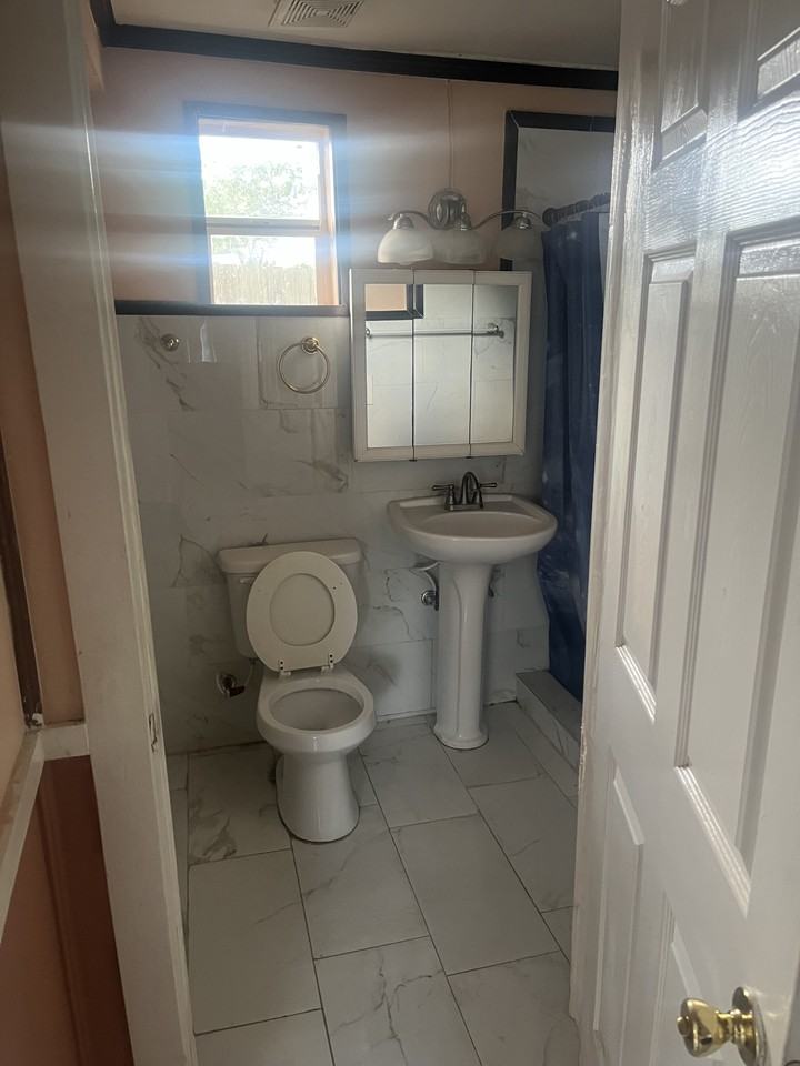 517 Oak St #NA - Photo 3 of 5