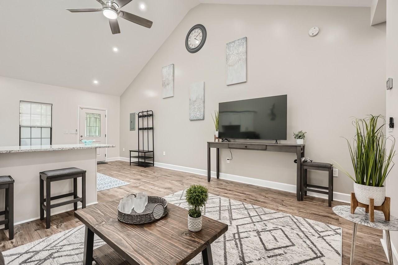 1308 Marcy St Se #1308 - Photo 2 of 11