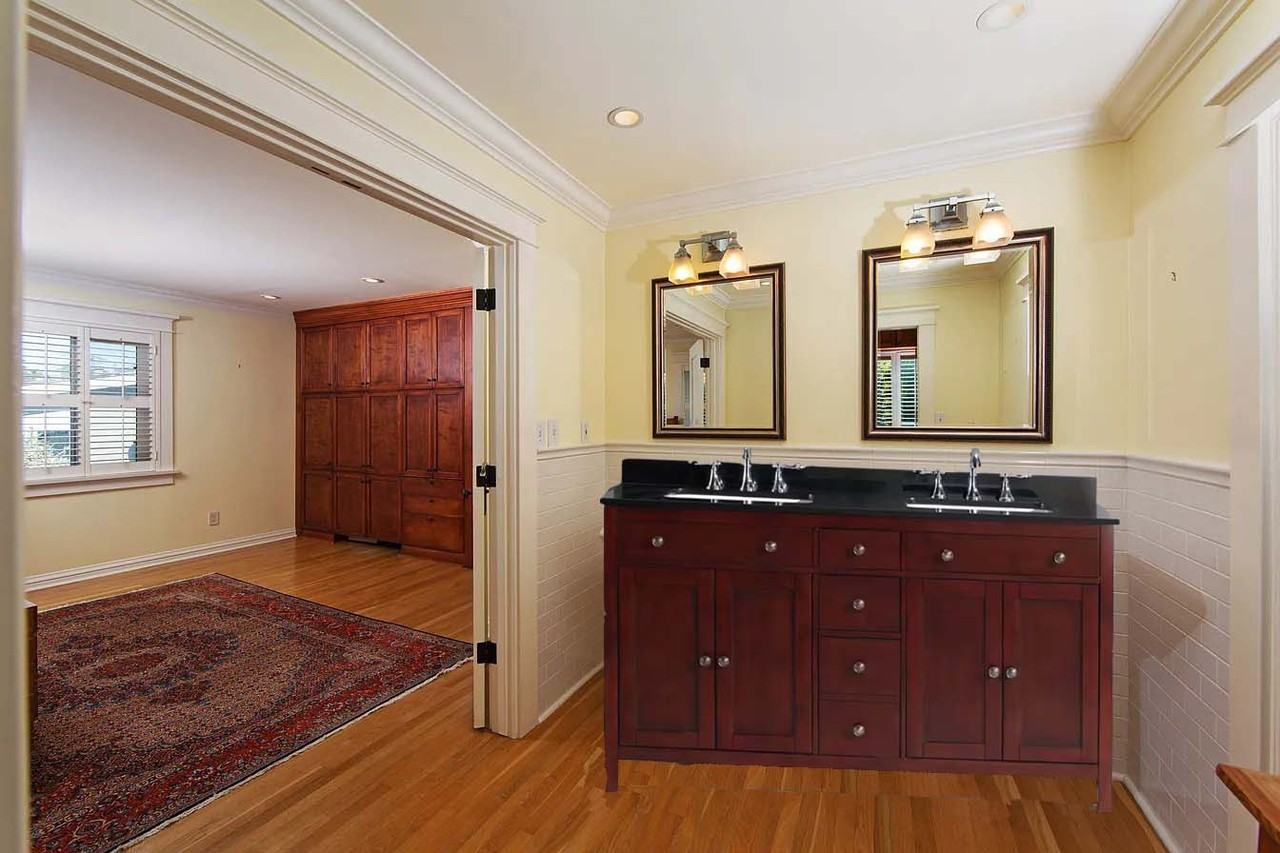 2135 Pine St #NA - Photo 2 of 32