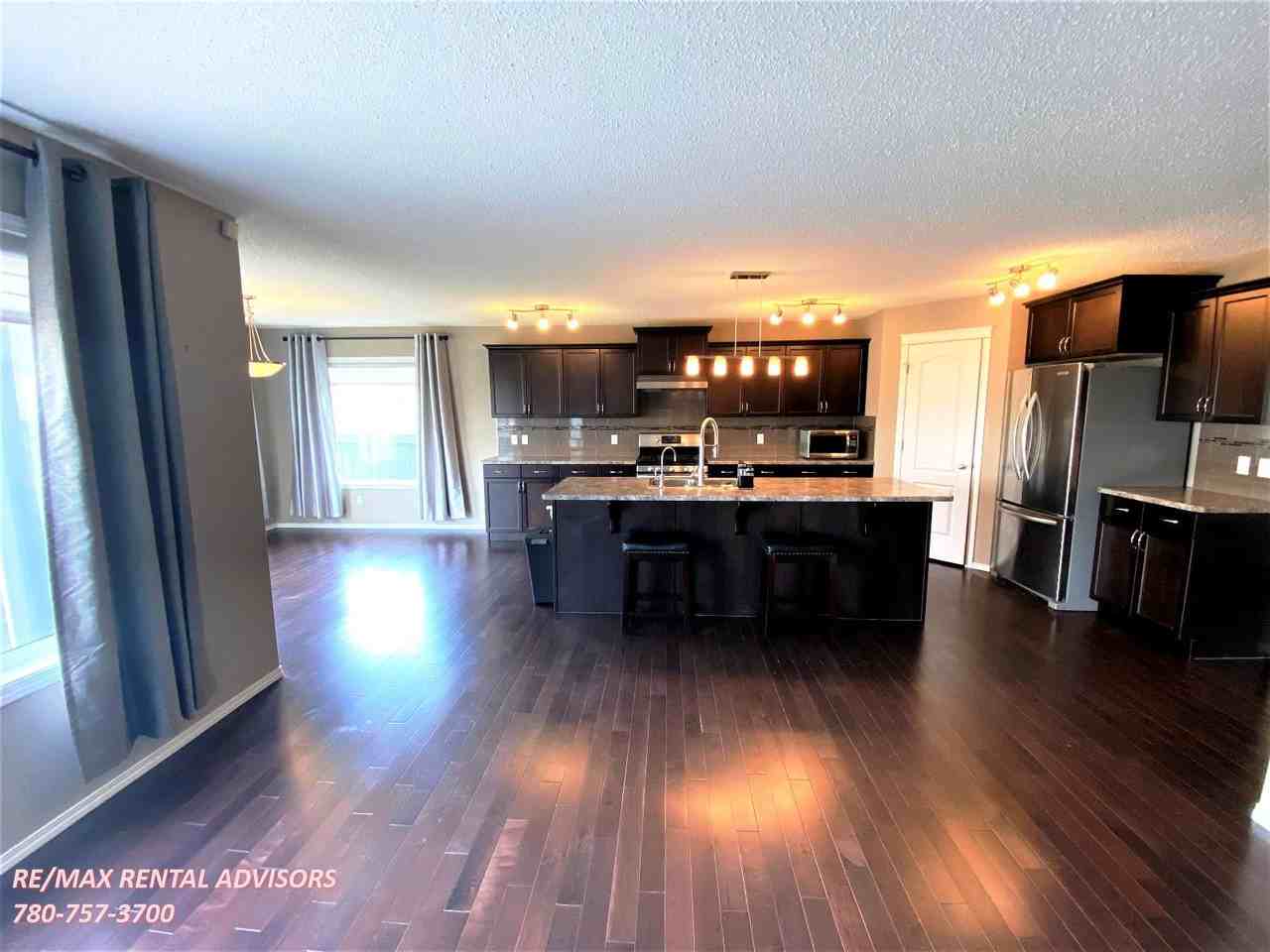 2531 Cole Cres Sw - Photo 2 of 21