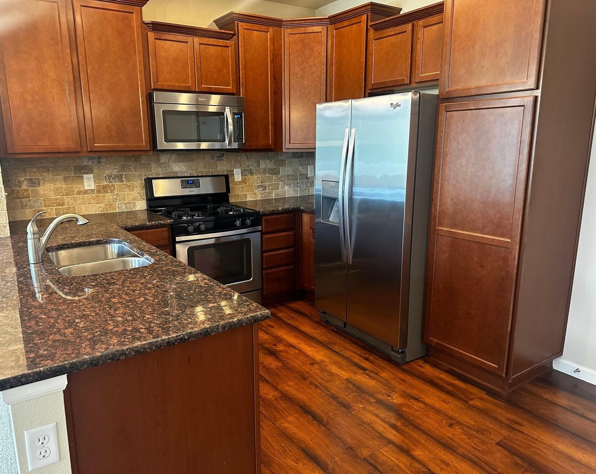 6283 Poppy Ct #E - Photo 3 of 27
