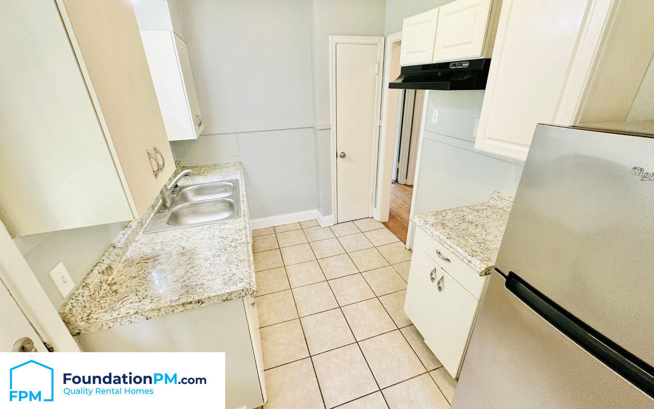 4413 Castle Ave #1 - Photo 3 of 11