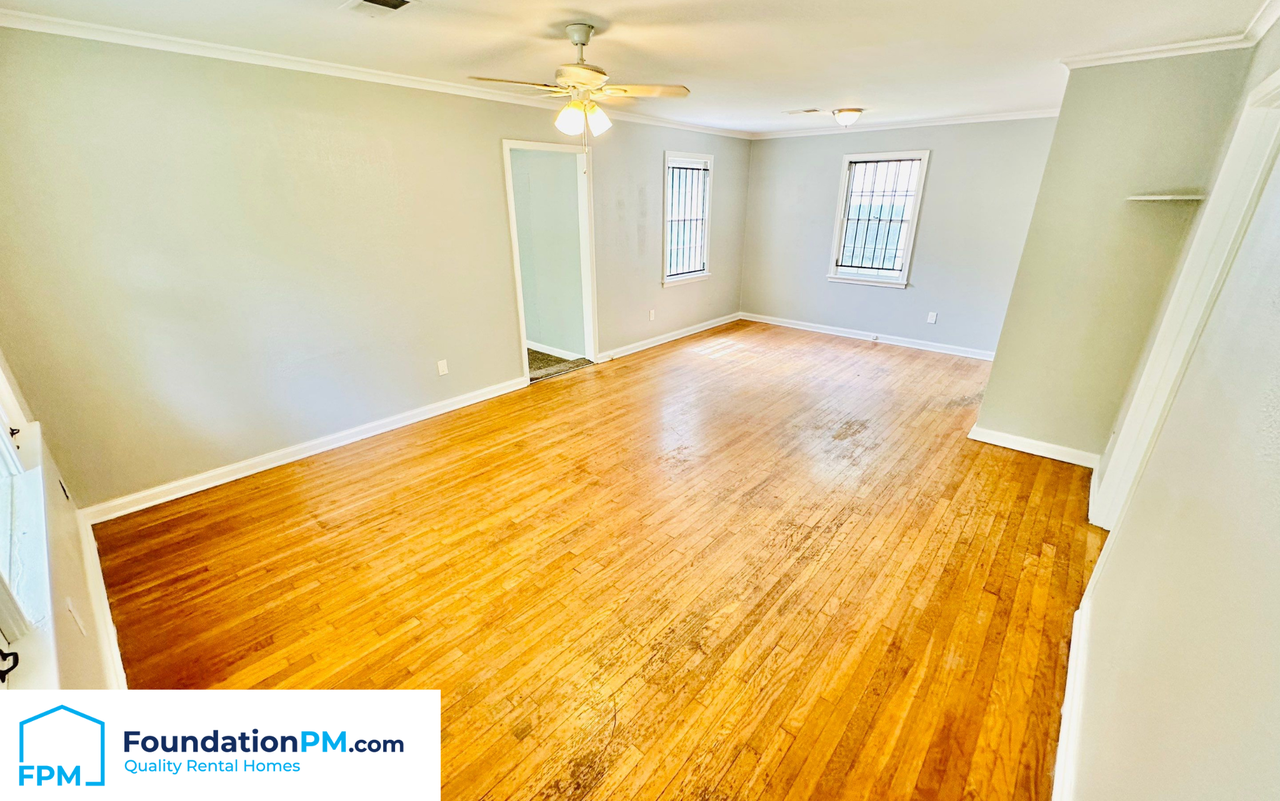 4413 Castle Ave #1 - Photo 5 of 11