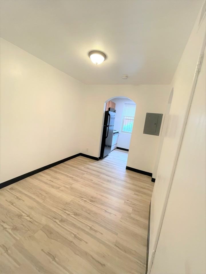 5710 Phillips Avenue #A5 - Photo 4 of 166