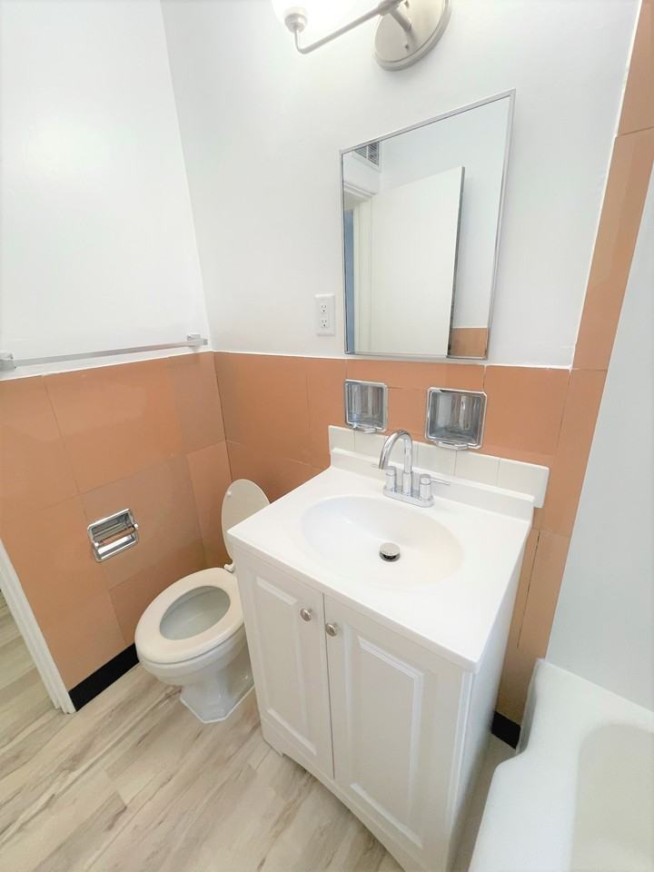 5710 Phillips Avenue #A5 - Photo 7 of 166