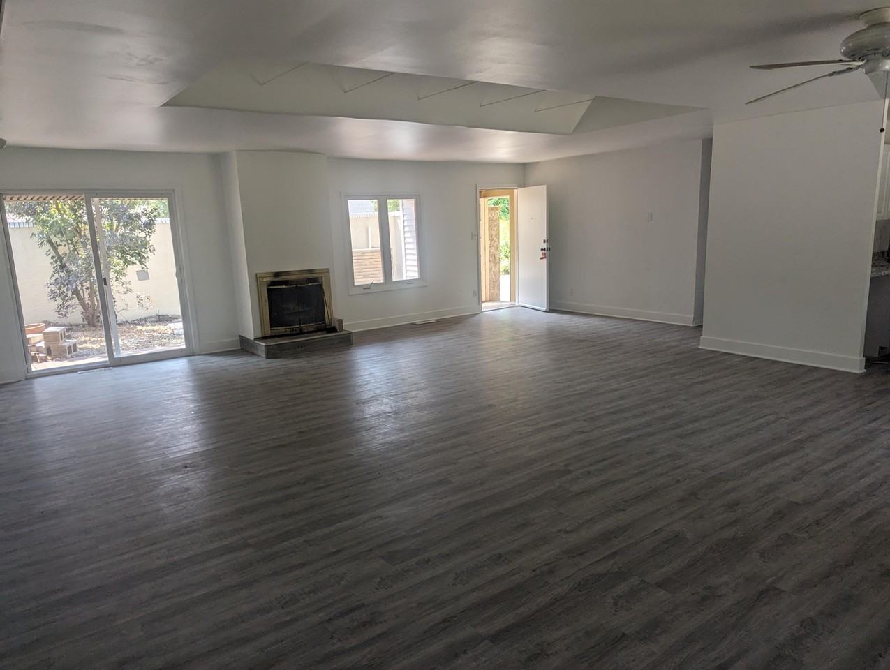 6 Southwood Ct #1 - Photo 3 of 12