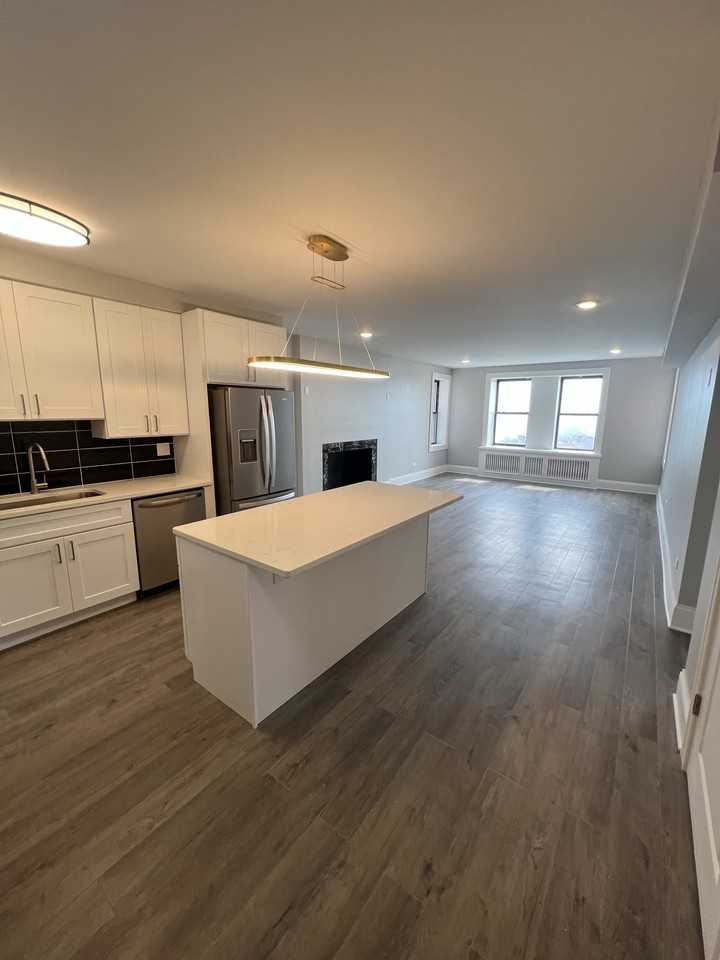 7000 South South Shore Drive #02