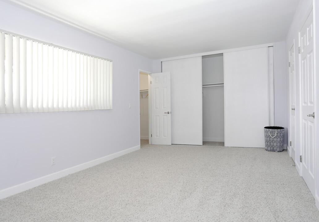 6401 Warner Ave - Photo 7 of 18