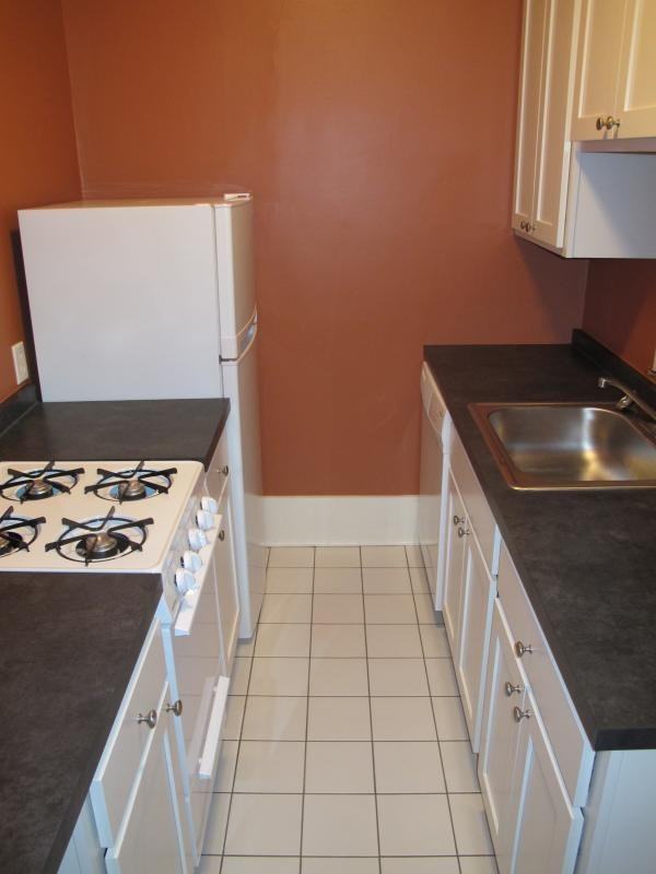 148 Gibbs St - Photo 3 of 9