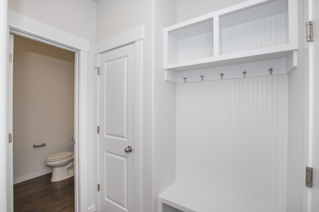 715 Lene Ln - Photo 4 of 36