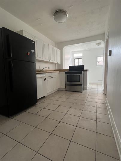 207 E 33rd St #1 - Photo 2 of 10