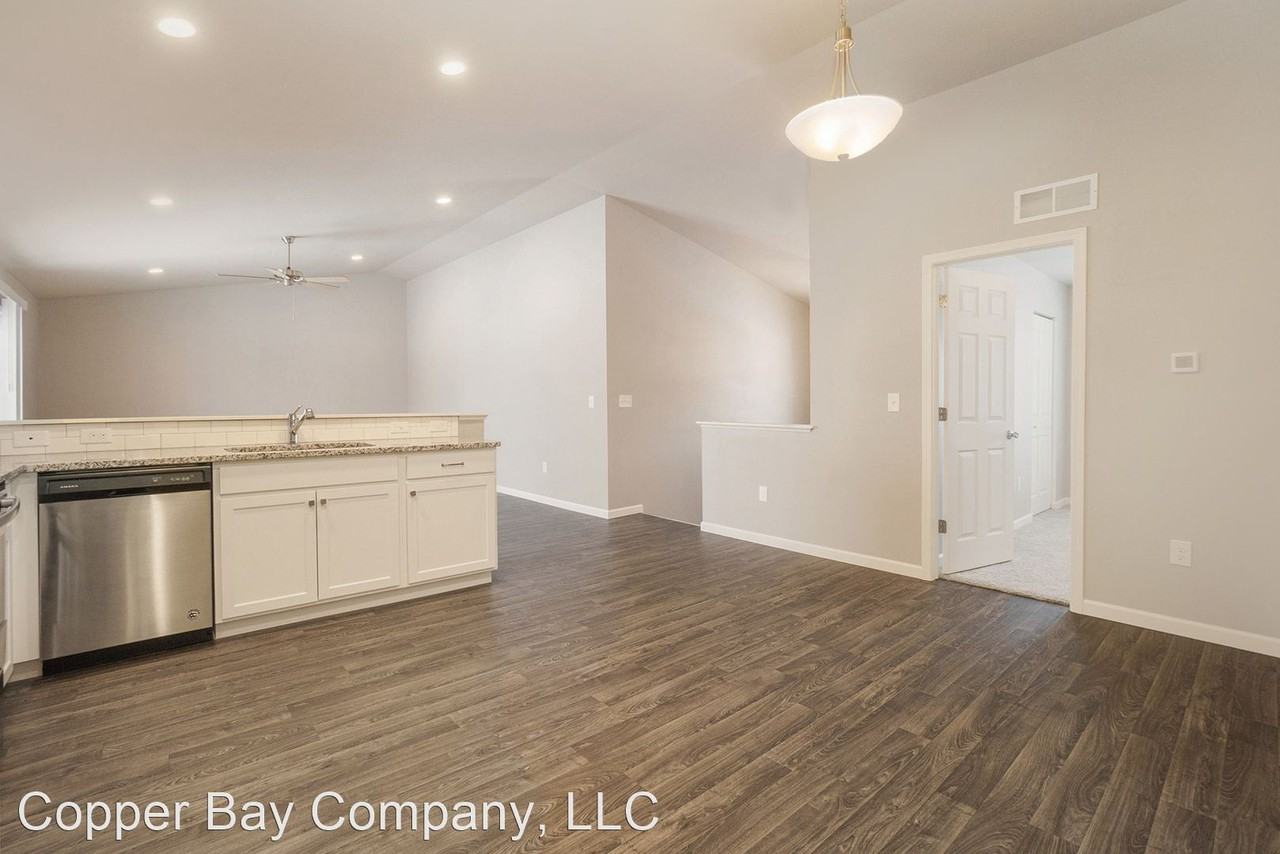 313 N Harris St - Photo 3 of 16