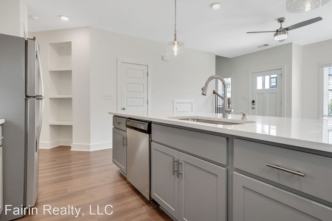 128 Huntley Dr - Photo 2 of 5