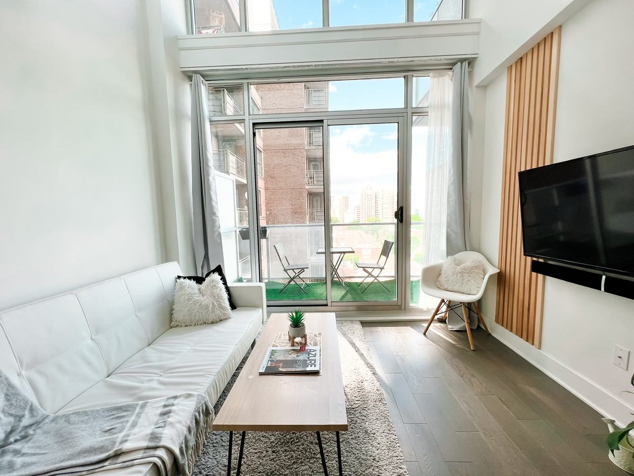 255 Bay St - Photo 4 of 26