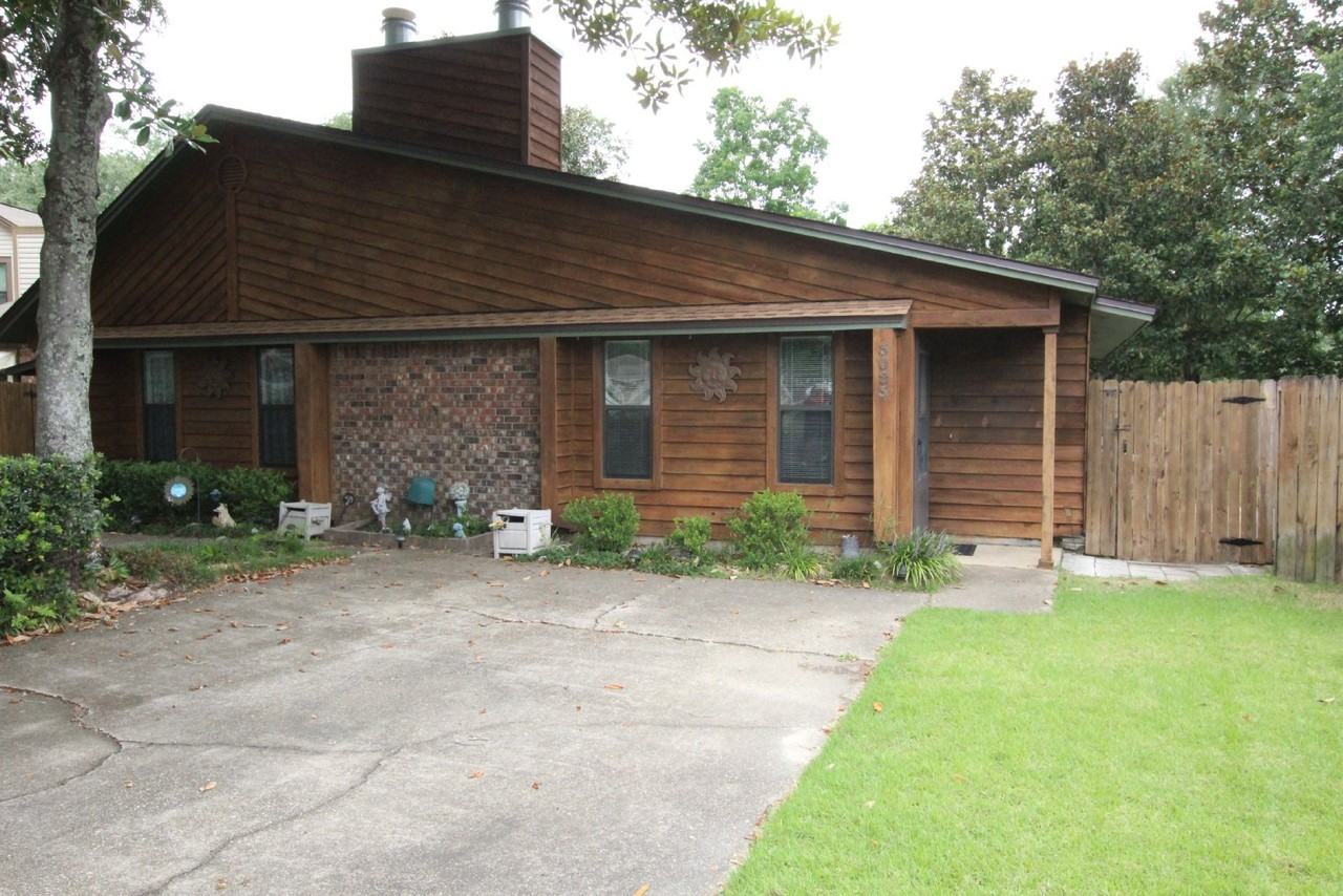 3023 Cedarwood Village Ln