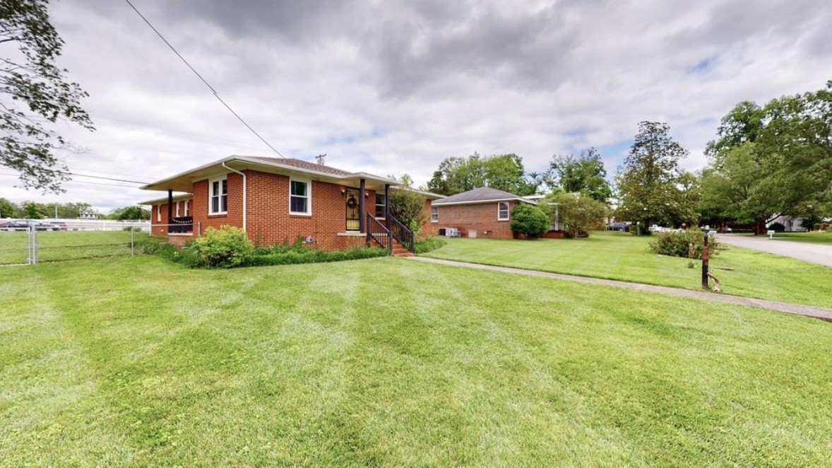 320 Campbell Ave #NA - Photo 2 of 6