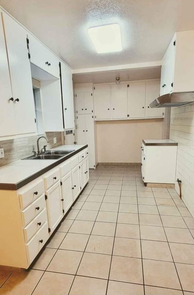 3293 Cherokee Ave #NA - Photo 2 of 5