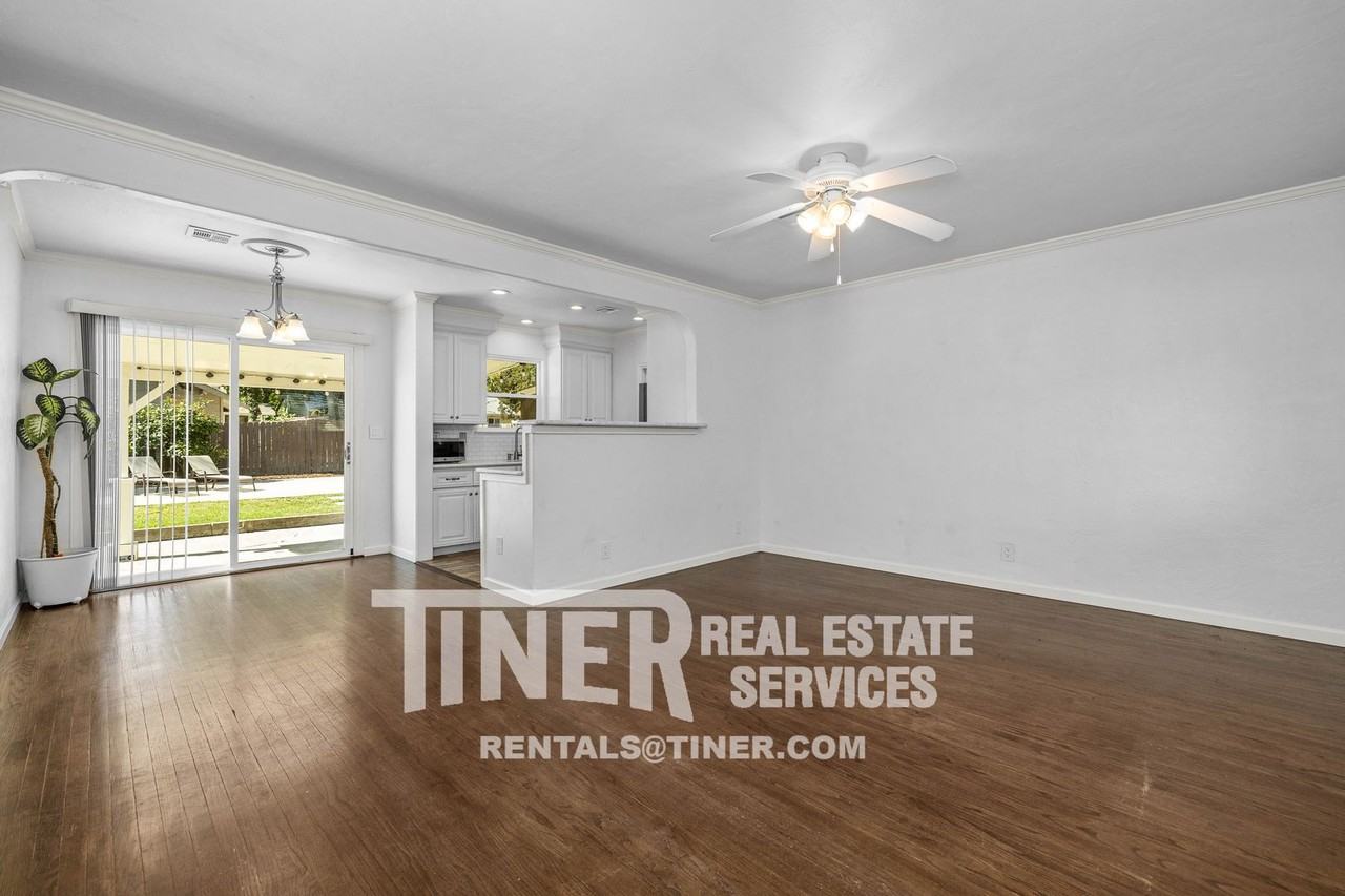 205 13th St - Photo 2 of 27