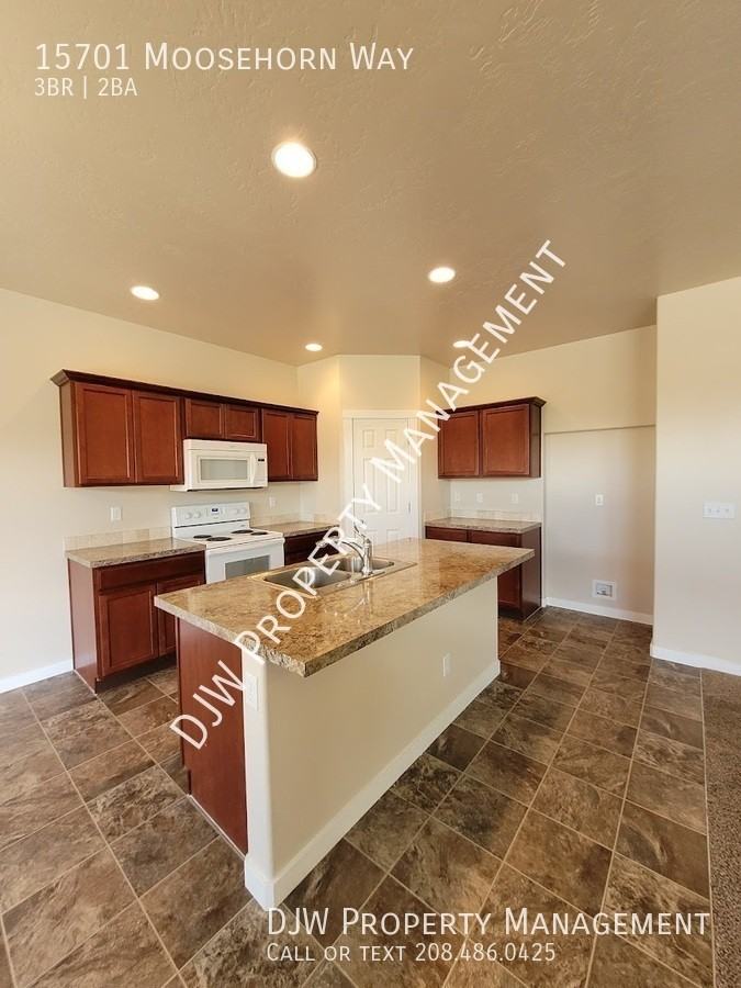 15701 Moosehorn Way - Photo 3 of 12