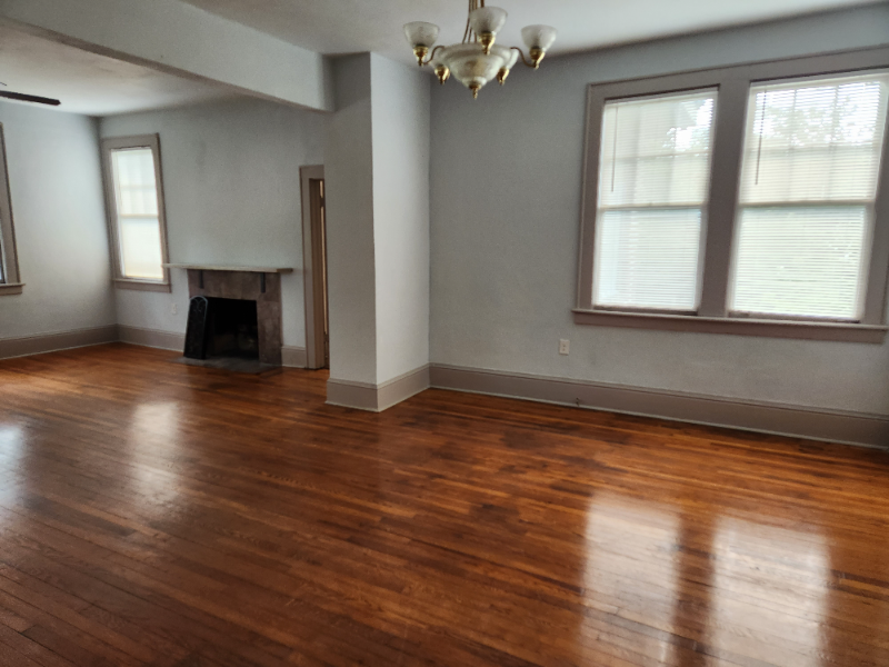 1302 E Victory Dr #3 - Photo 2 of 12