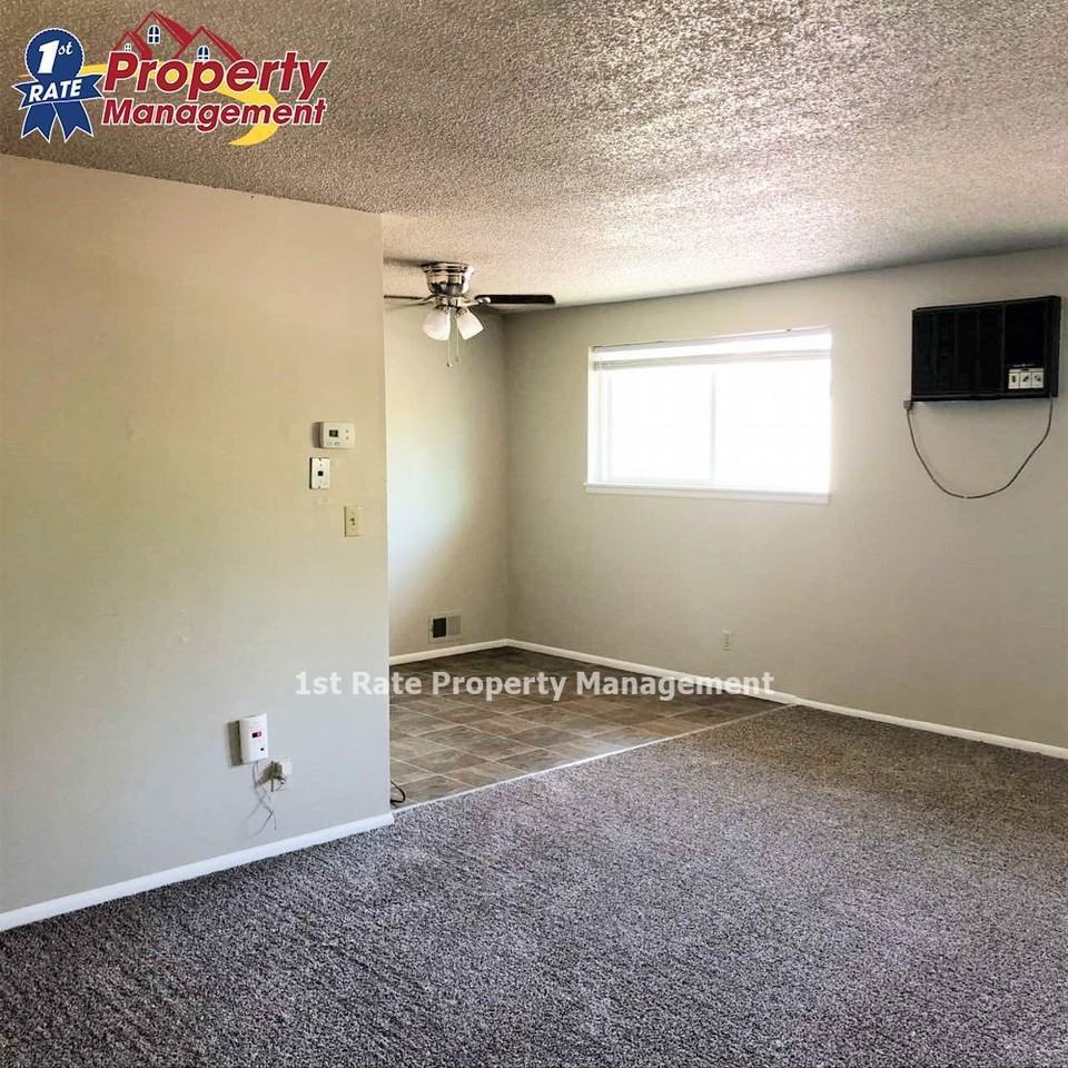 723 W Belmont St - Photo 2 of 16